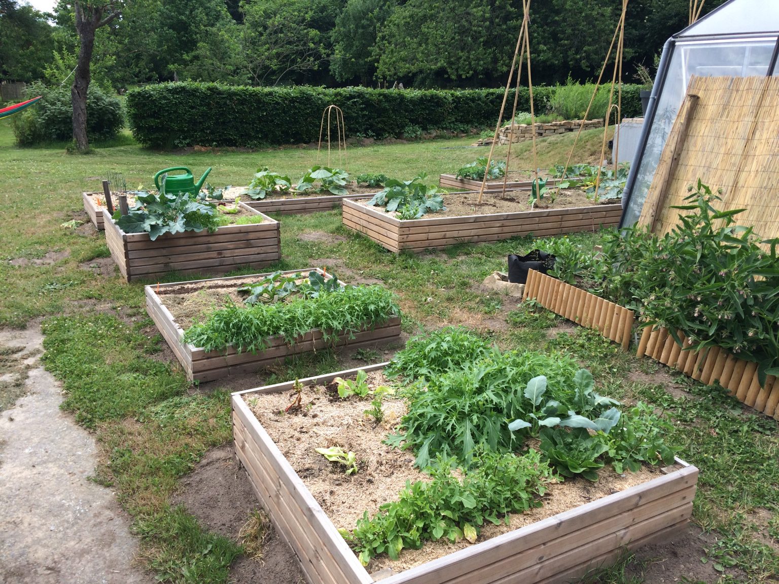 bac-potagers-fleurs-compost